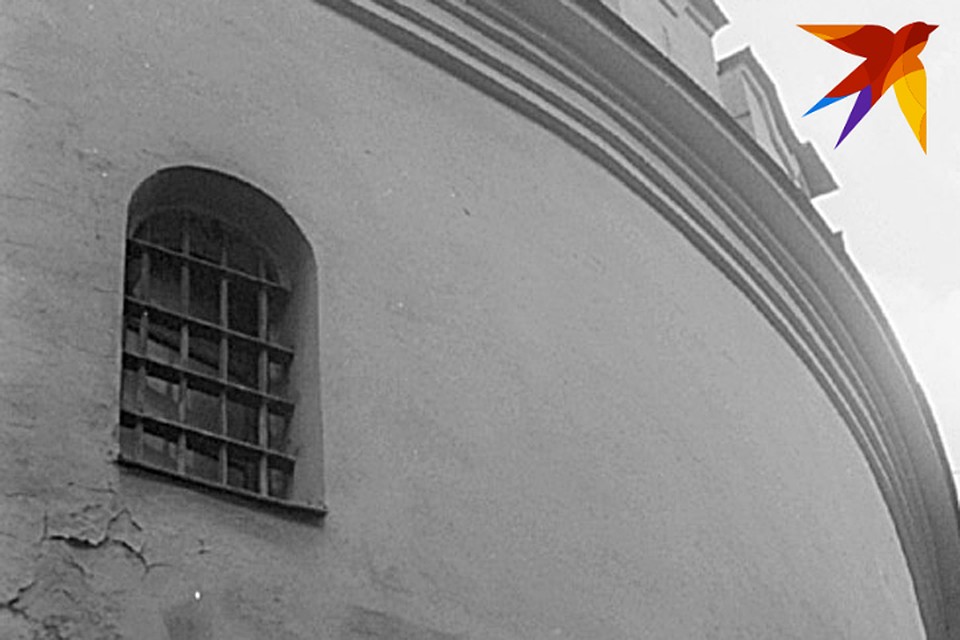 Как пояснил подсудимый, причиной конфликта стало то, что его отец не позволил ему закурить сигарету и ударил по лицу ладонью.