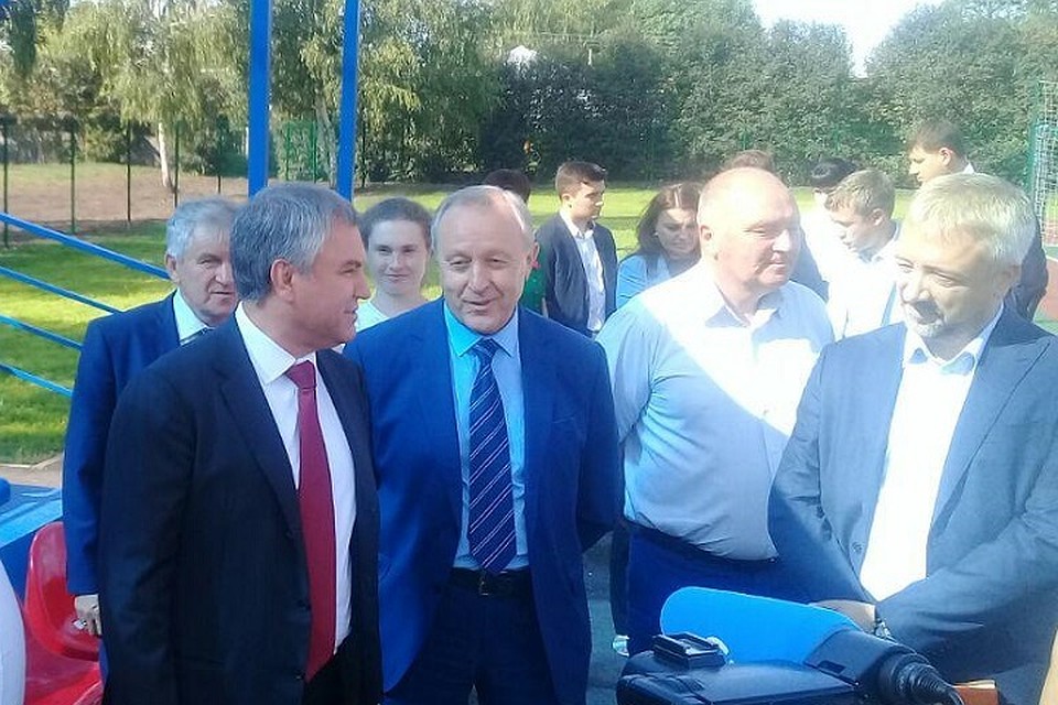 Вячеслав Володин посетил спортплощадку в Романовке