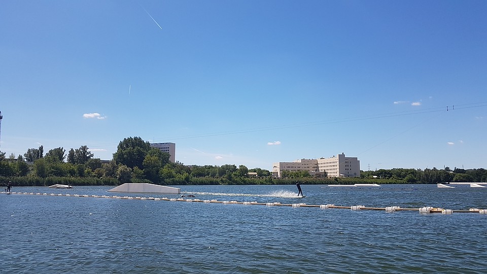 Горожане хотят гулять по всему парку, а не только небольшому участку.