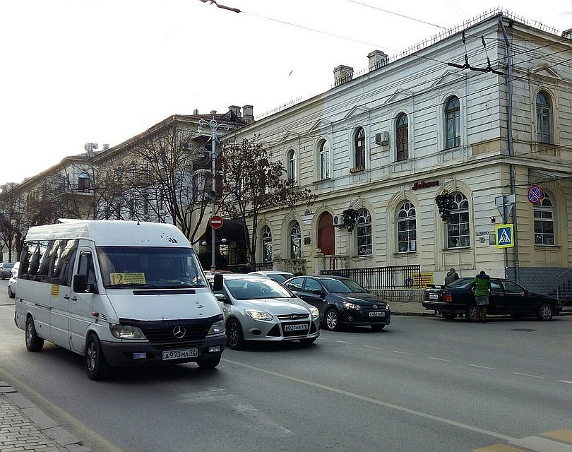По карте проезд стоит дешевле.