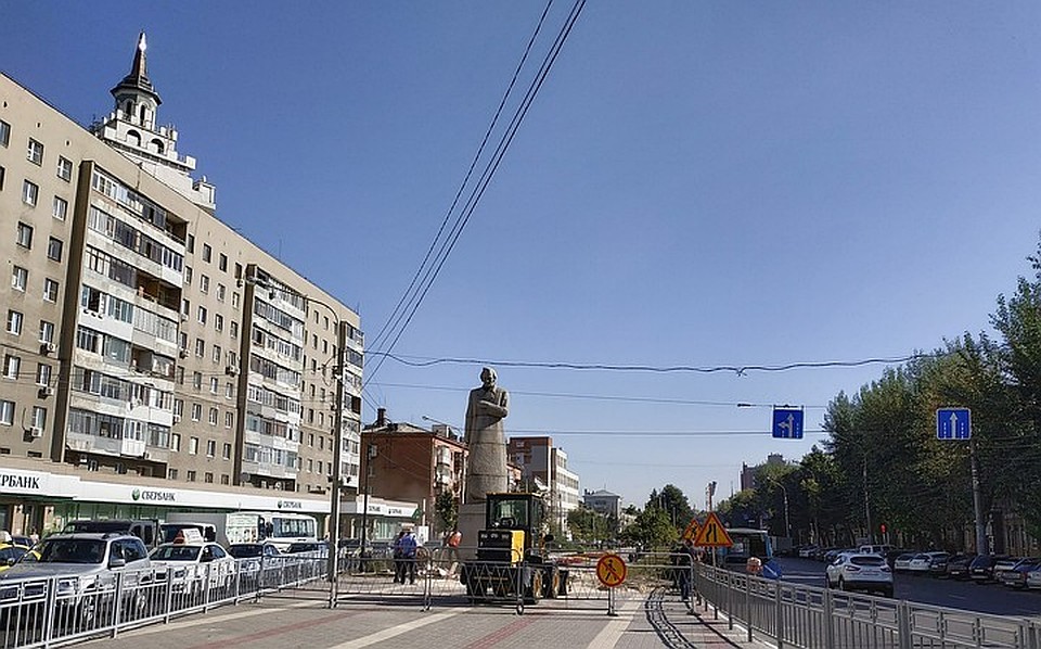 Так выглядел памятник поэту еще недавно