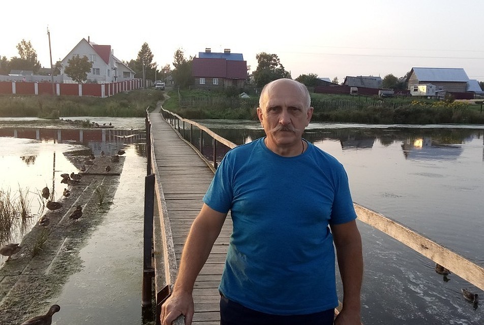 Мост, по которому раньше ходили люди, теперь облюбовали утки.