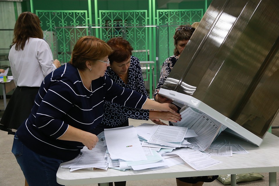 В некоторых районах свои посты сохранили прежние главы муниципалитетов.