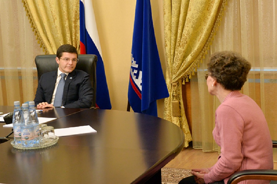 Дмитрий Артюхов пообещал помочь с лечением ребенку-инвалиду Фото: правительство ЯНАО