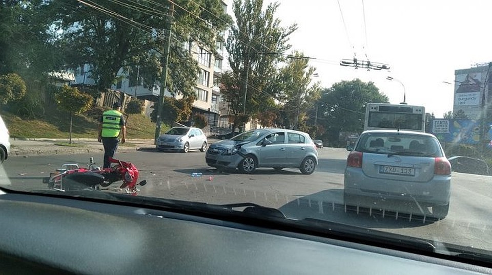 Виновному водителю грозит до полутора тысяч леев штрафа и шесть штрафных пунктов.