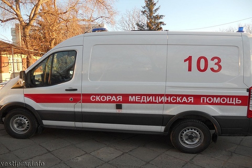 "Скорая" доставила пенсионерку в больницу (Фото: МВД Приднестровья).
