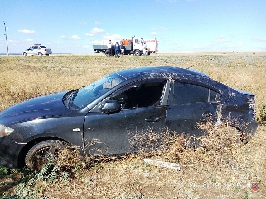 Водитель и пассажиры "Мазды" попали в больницу с травмами.