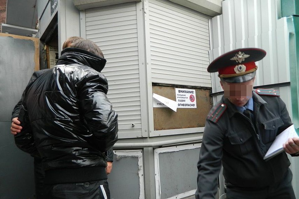 Полицейские могут получить реальные сроки за то, что хотели наказать наркоторговца.