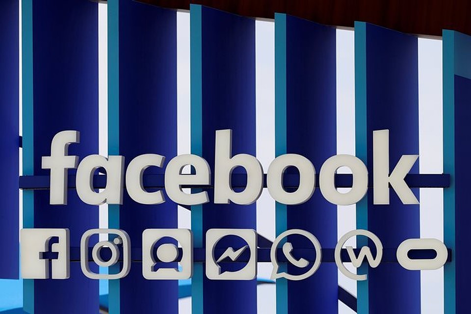 Facebook и Instagram "упали и лежат"