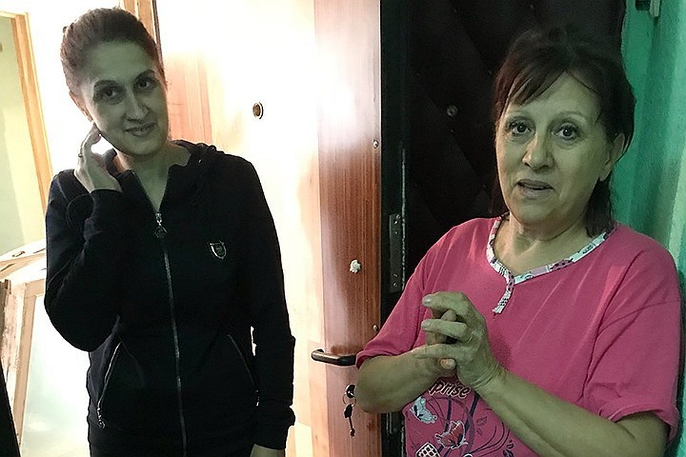 Вся семья Аурелии, матери девочек, собралась вместе. Из Молдавии приехала бабушка девочек Лариса Тодика