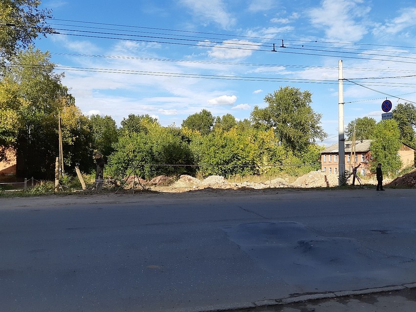 Место, где стояла башенка, сейчас огорожено