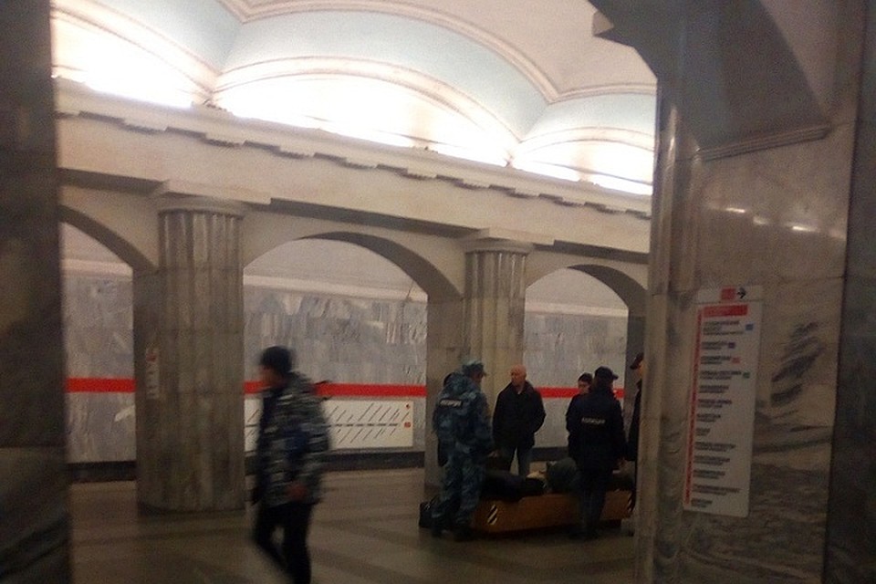 В Петербурге на станции метро «Балтийская» умер пассажир. Фото: vk.com/unreleased_dtp