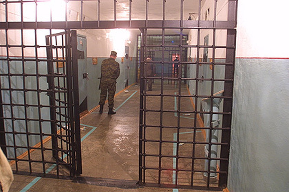 За недозволенные методы воспитания падчерицы астраханца на три года отправили в колонию