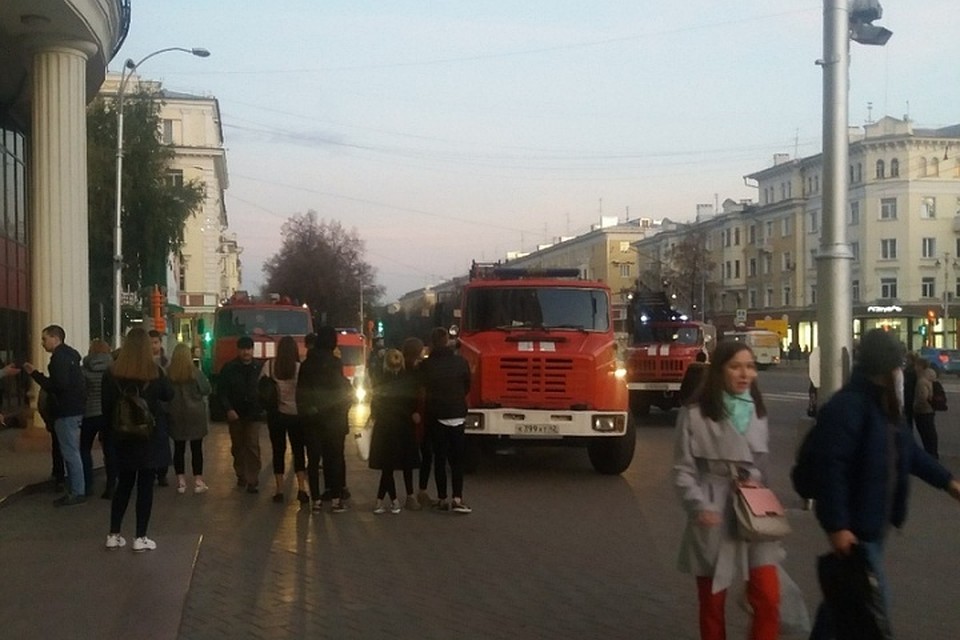 В Кемерове по сигналу пожарной тревоги эвакуировали посетителей ресторана