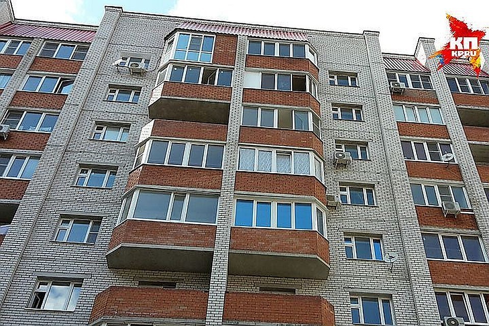 В последние две надели после падения с высотных домов погибли уже три человека.