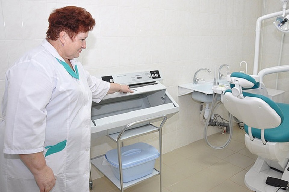 Пациентка возмущалась работой врача, жаловалась на некачественно выполненное протезирование, а также на смс-сообщения с оскорблениями. Фото: Архив КП