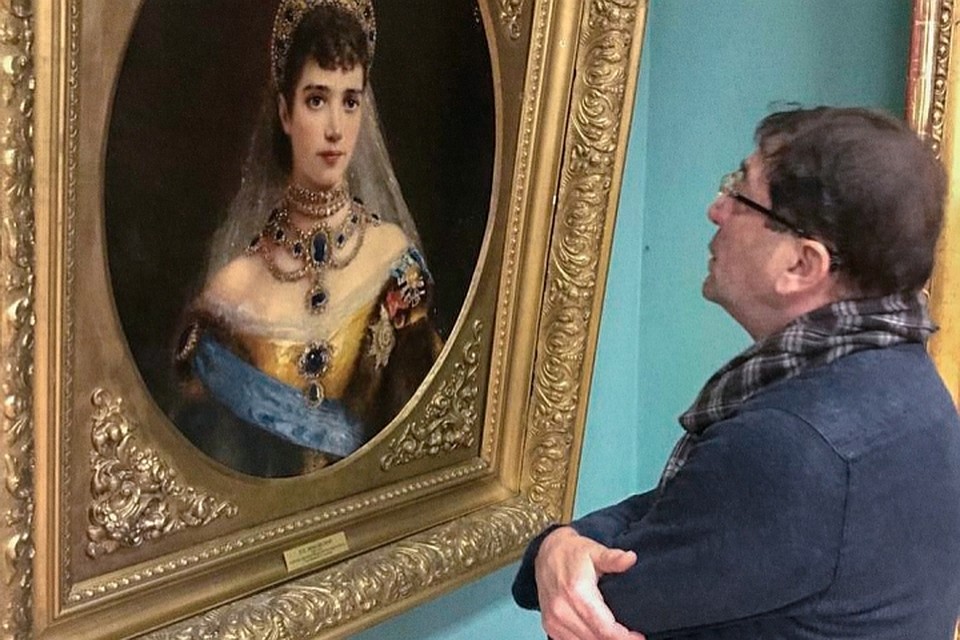 Григорий Лепс опубликовал в инстаграме фото картин из Иркутского художественного музея. Фото: инстаграм Григория Лепса