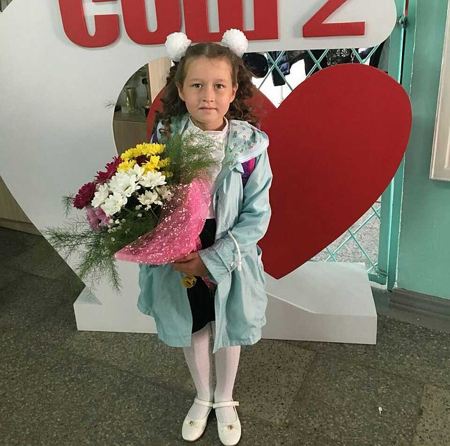 Екатерина Титова нынешней осенью впервые села за школьную парту.