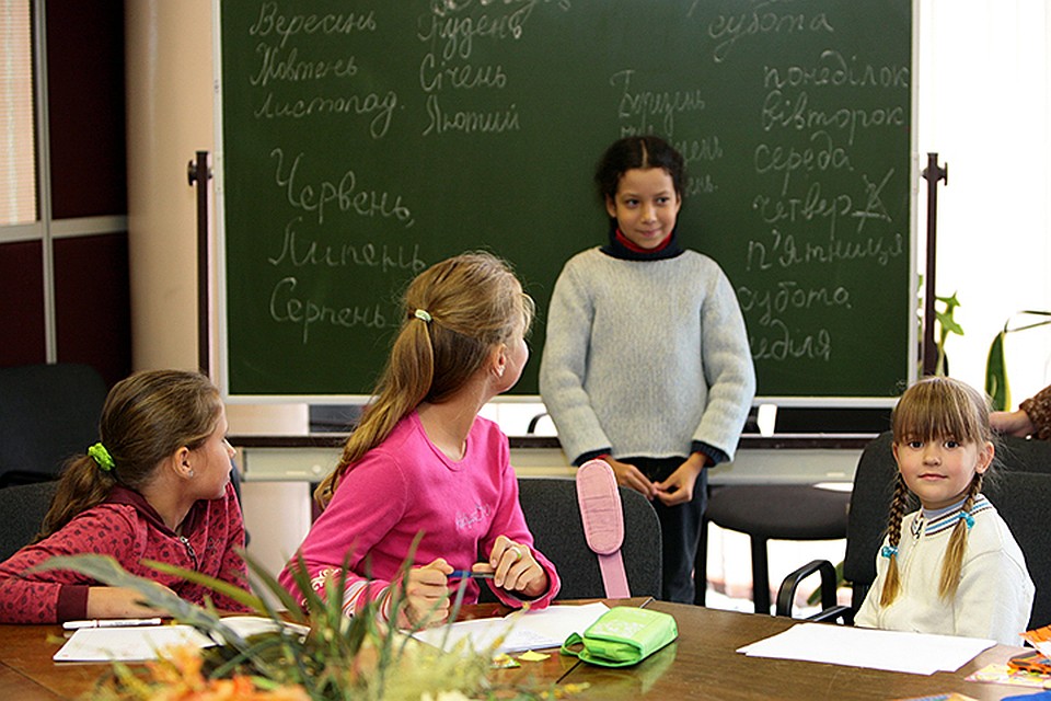 Ничтожные послабления остаются для школ: кое-где преподавание на «языках меньшинств» допускается, в каком объёме — пока не ясно