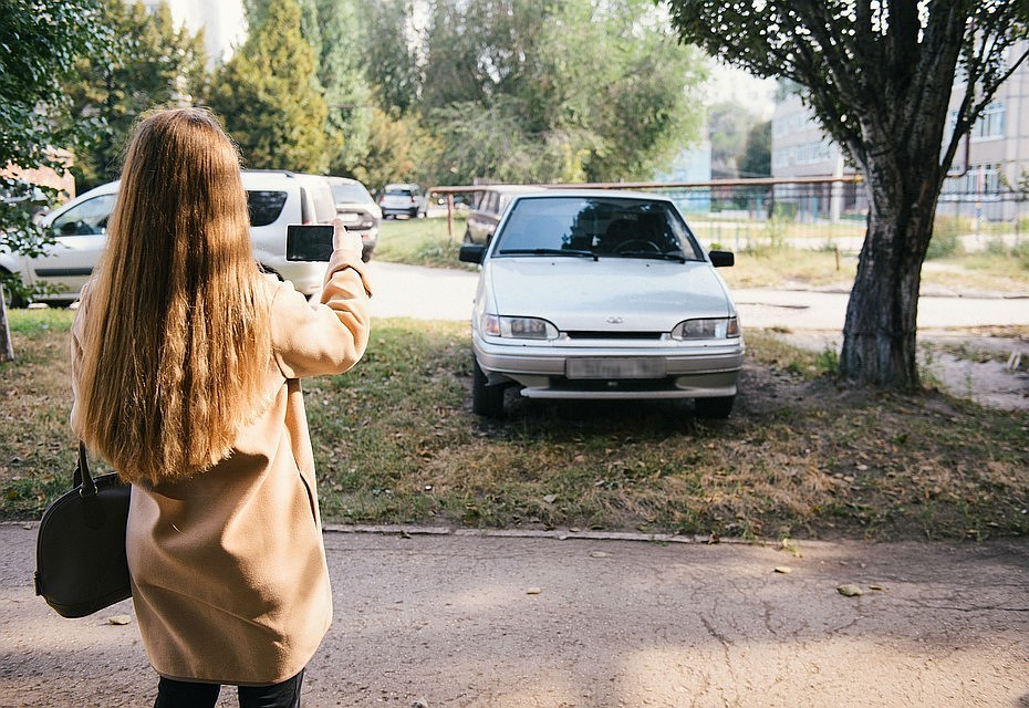 Парковаться на газонах запретят