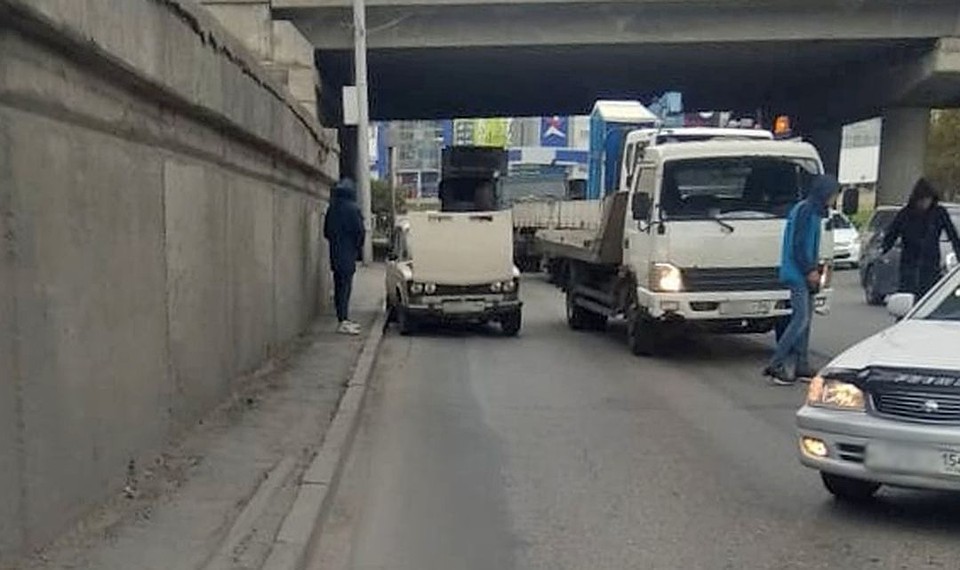 Водители устроили драку на Ипподромской.