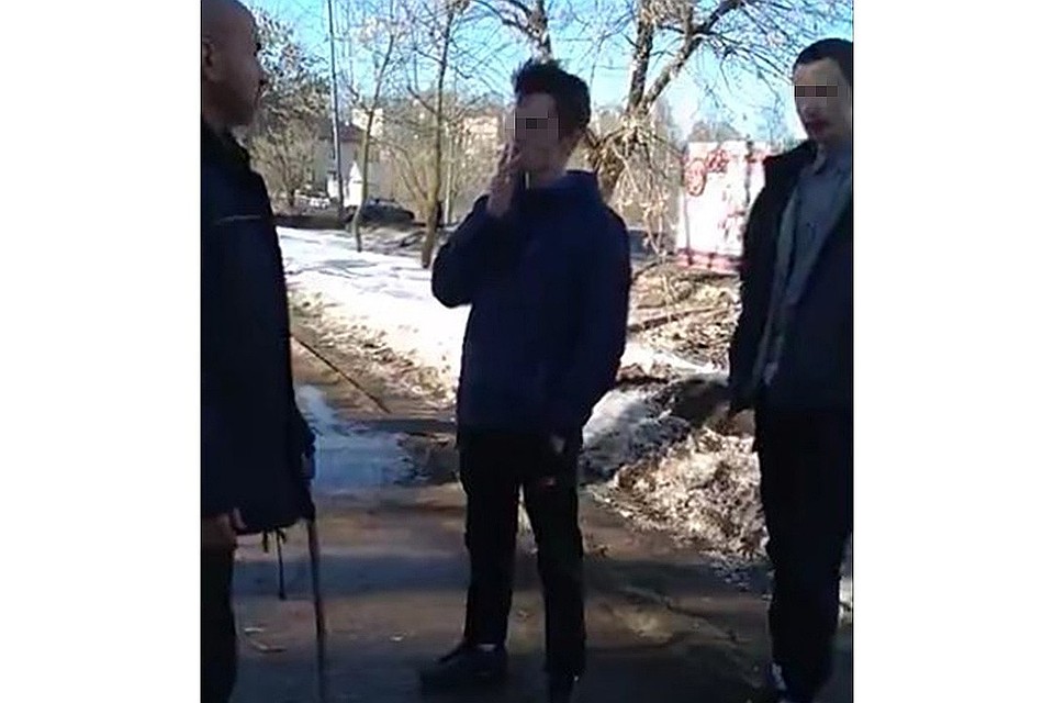 Видео, на котором подростки избивают мужчину, снимала их знакомая девушка. Фото: vk.com/podslushano_chepetsk