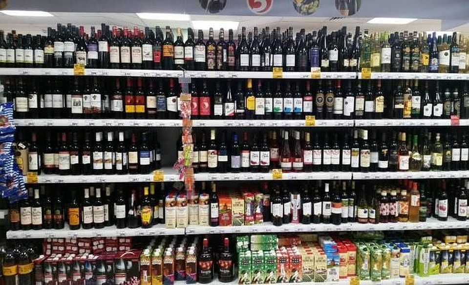 Курянин вынес из магазина бутылок на сумму около 10 тысяч рублей