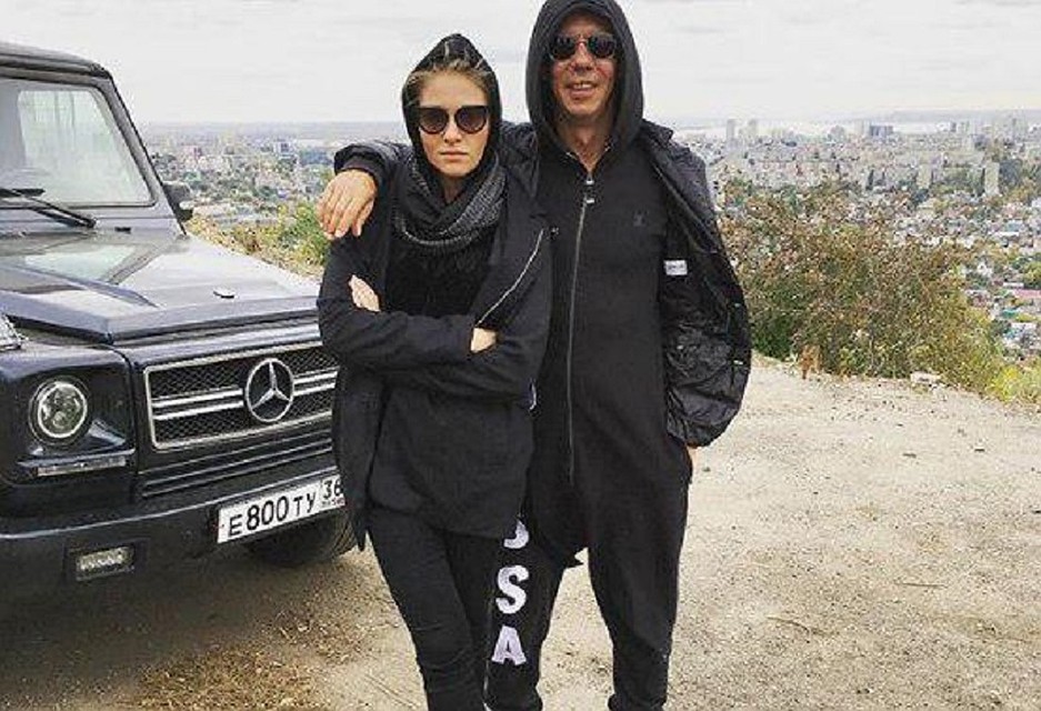 Алексей Панин проехал на джипе по главной пешеходной улице Саратова. Фото из Instagram актера