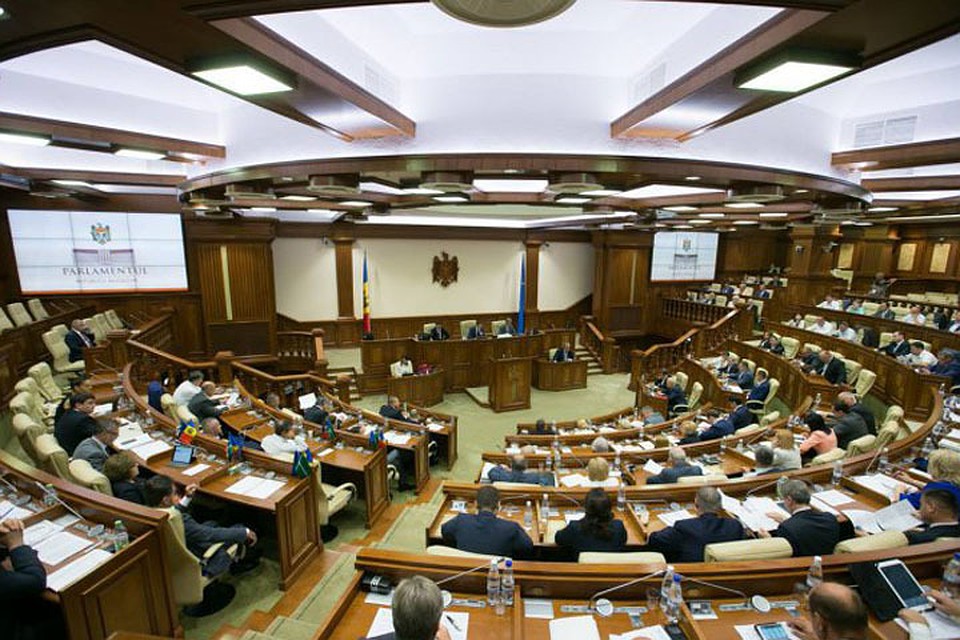 В молдавском парламенте состоится заседание, в рамках которого снова будет обсуждаться вопрос о включении евроинтеграции в Конституцию страны