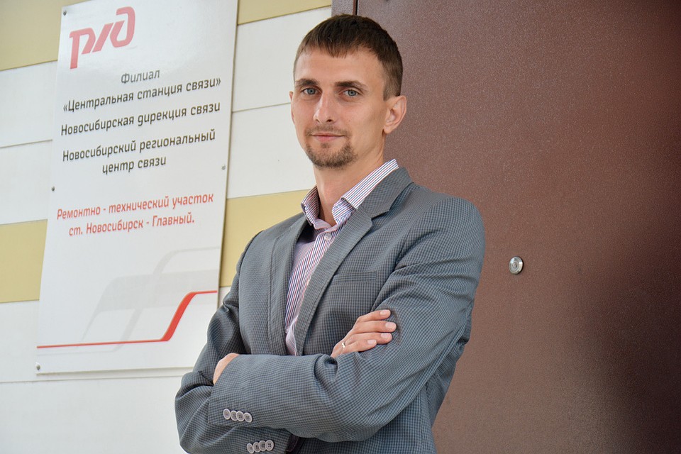 Валерий Польянов главный на своем участке по связи.