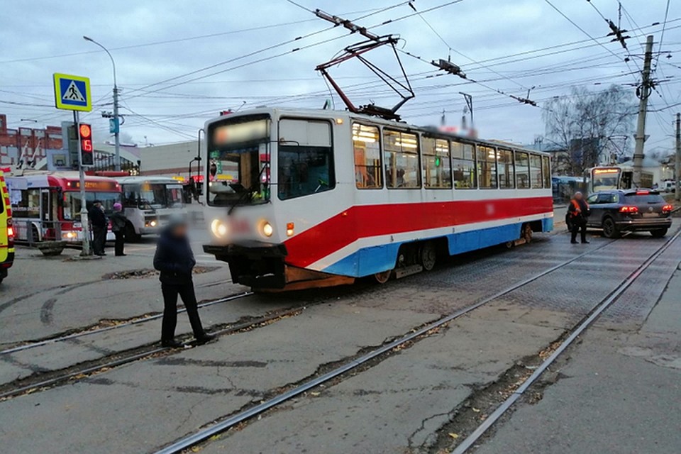 ДТП произошло в Томске около 8 утра 19 октября. Фото: пресс-служба МВД России по Томской области