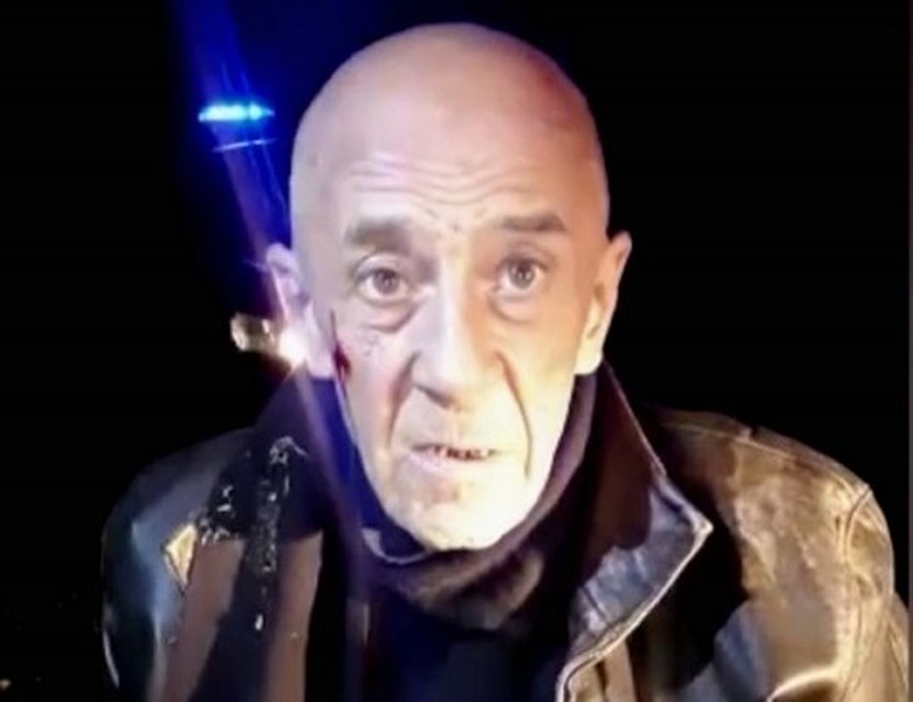 Грабитель решил превратиться в инвалида.