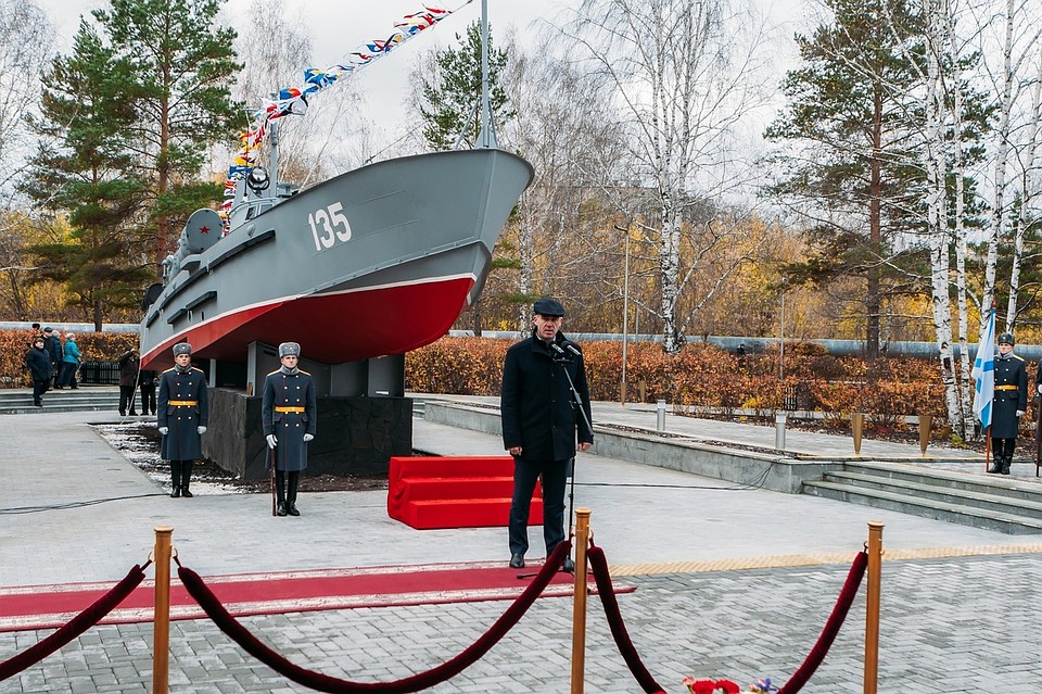 В Тюмени открыли памятник торпедному катеру «Комсомолец». Фото администрации Тюмени