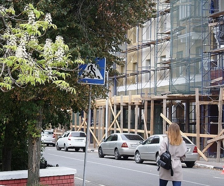 В центре Белгорода восстанавливают старые дома.