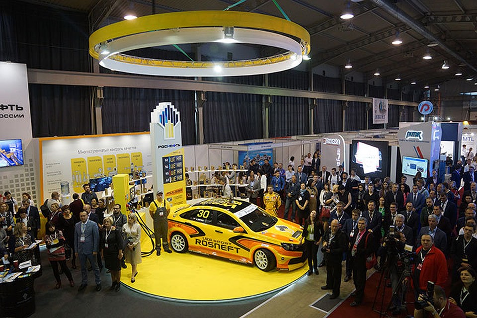 Выставка в 12-й раз собрала представителей нефтехимического кластера для обмена опытом и новыми идеями.