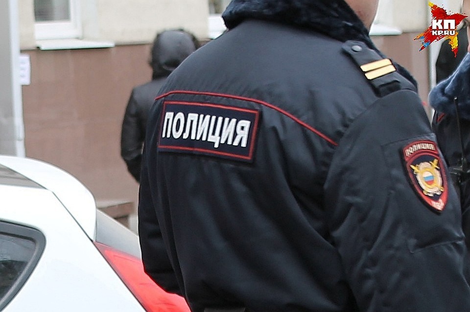 Он находится под подпиской о невыезде.