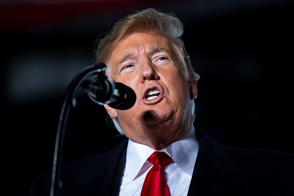 Трамп нашел лазейку в законе США для отмены гражданства по праву рождения