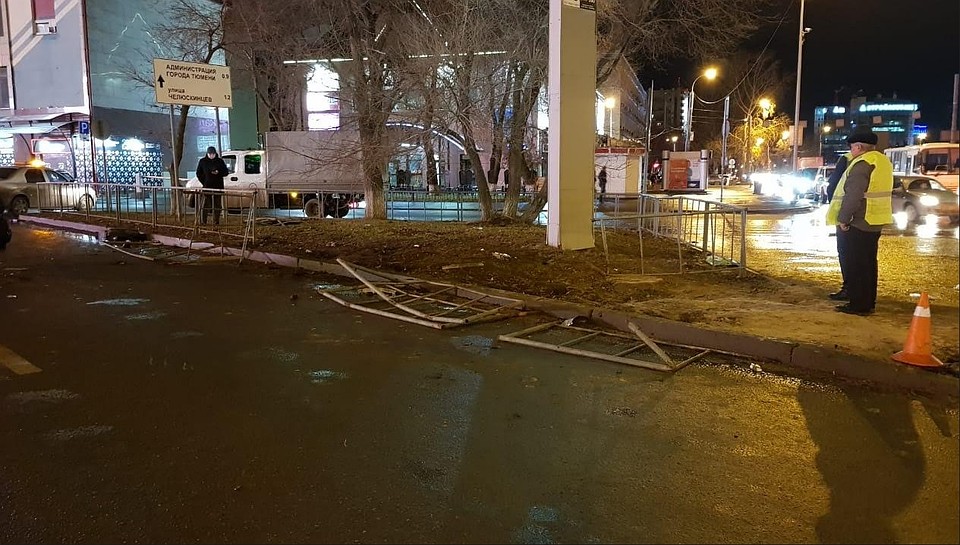 Медики рассказали о травмах пострадавших в жёстком ДТП в центре Тюмени