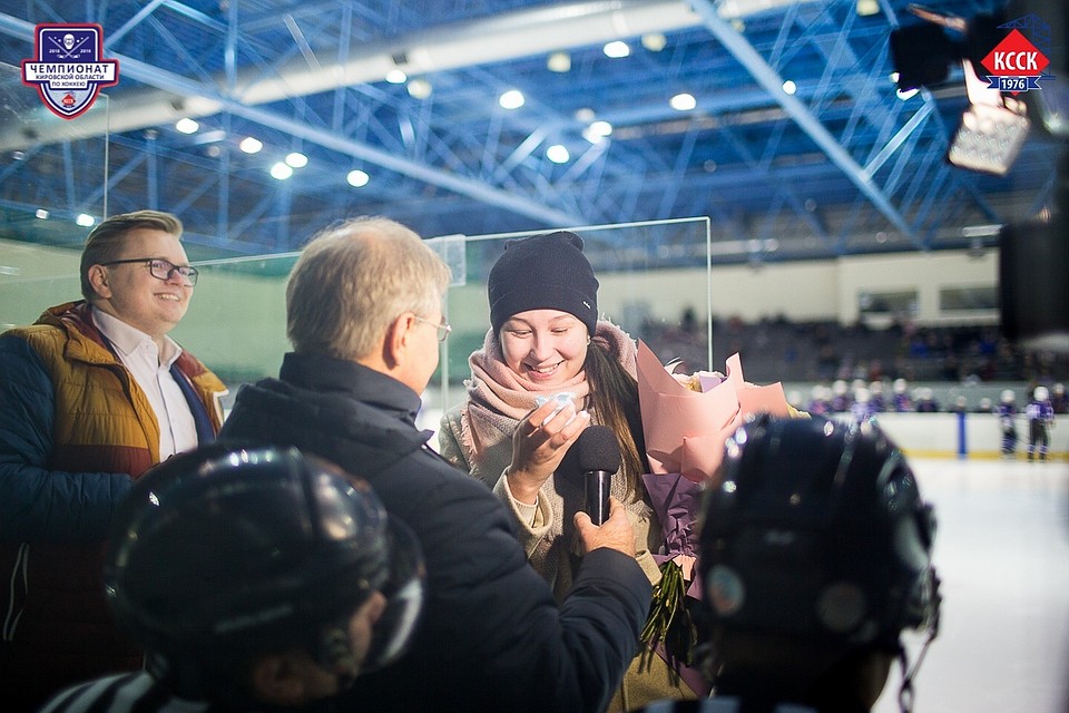 После матча Марию все поздравляли с помолвкой. Фото: vk.com/kirov_ssk