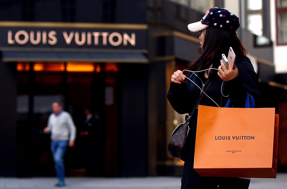 Умер сооснователь компании Louis Vuitton и Moet Hennessy