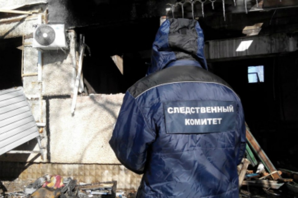 Взрыв в жилом доме в поселке ЕАО: на месте происшествия работают следователи
