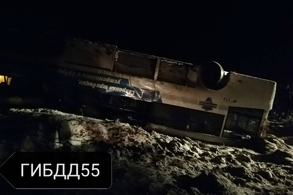 Появилось фото с места аварии пассажирского автобуса под Омском