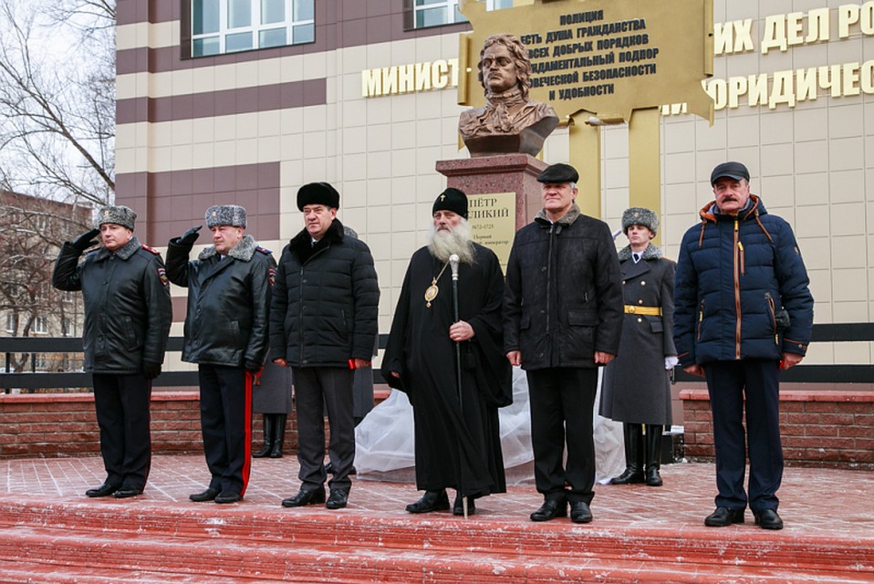 Именно Петр I в 1718 году учредил первую должность генерал-полицмейстера