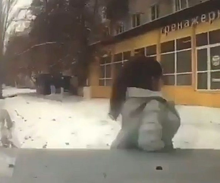 Стоп-кадр из видео паблика @rostov_roads в Instagram.