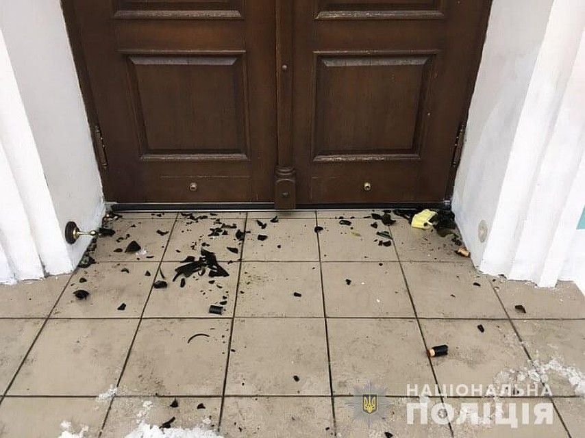 В Киеве неизвестные пытались поджечь Андреевскую церковь Фото: Национальная полиция Украины