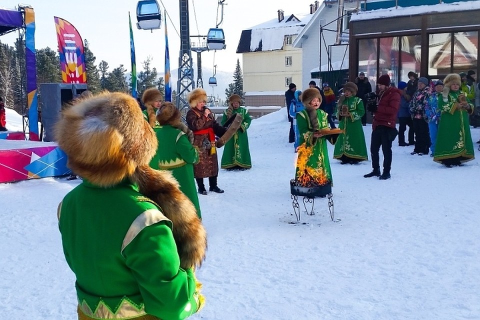 В честь открытия сезона в Шерегеше провели обряд кормления огня. Фото: vk.com, "Шерегеш - горнолыжный курорт".