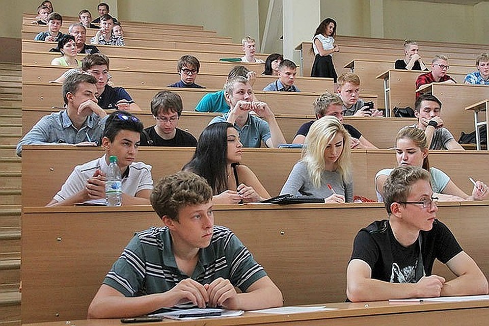 180 участников смогли решить 14 задач из 15, а оставшиеся 343 справились со всеми заданиями, предложенными оргкомитетом.