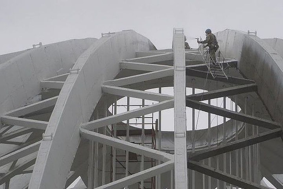 Тем временем в цирке продолжаются ремонтные работы.