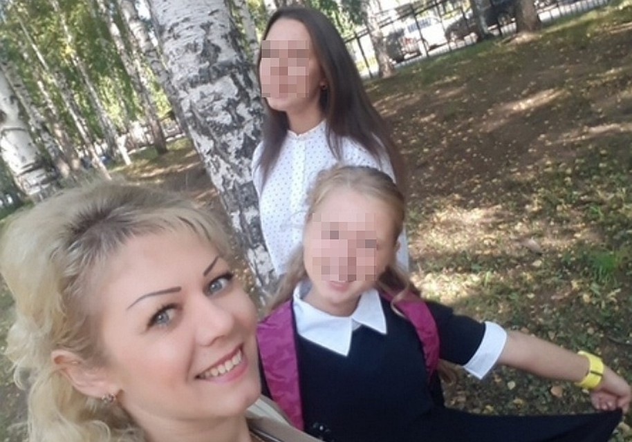 Людмила одна растила дочерей
