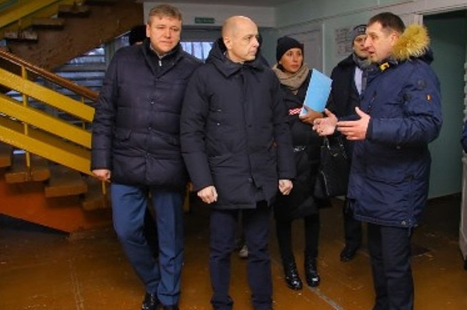 Депутаты ЗС взяли на контроль ремонт спорткомплекса «Чемпион» в Братском районе. ФОТО: пресс-служба ЗС,